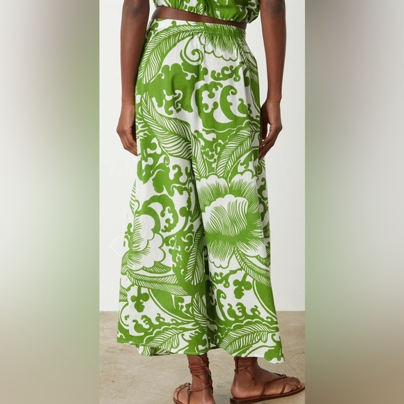 Velvet by Graham and Spencer NWT Sz M Juliana Skirt in Green Floral - Picture 4 of 8